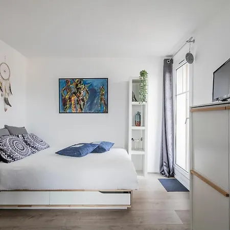 Appartement Avec Parking, Clim, Balcon, Proche Tram *