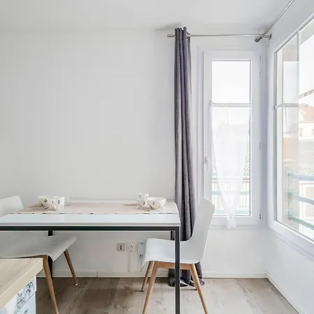 Avec Parking, Clim, Balcon, Proche Tram