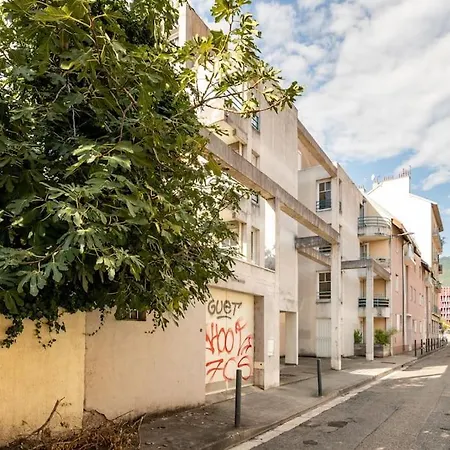 Avec Parking, Clim, Balcon, Proche Tram *