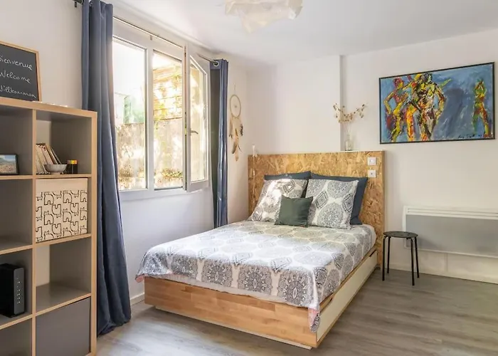 Avec Parking, Clim, Balcon, Proche Tram